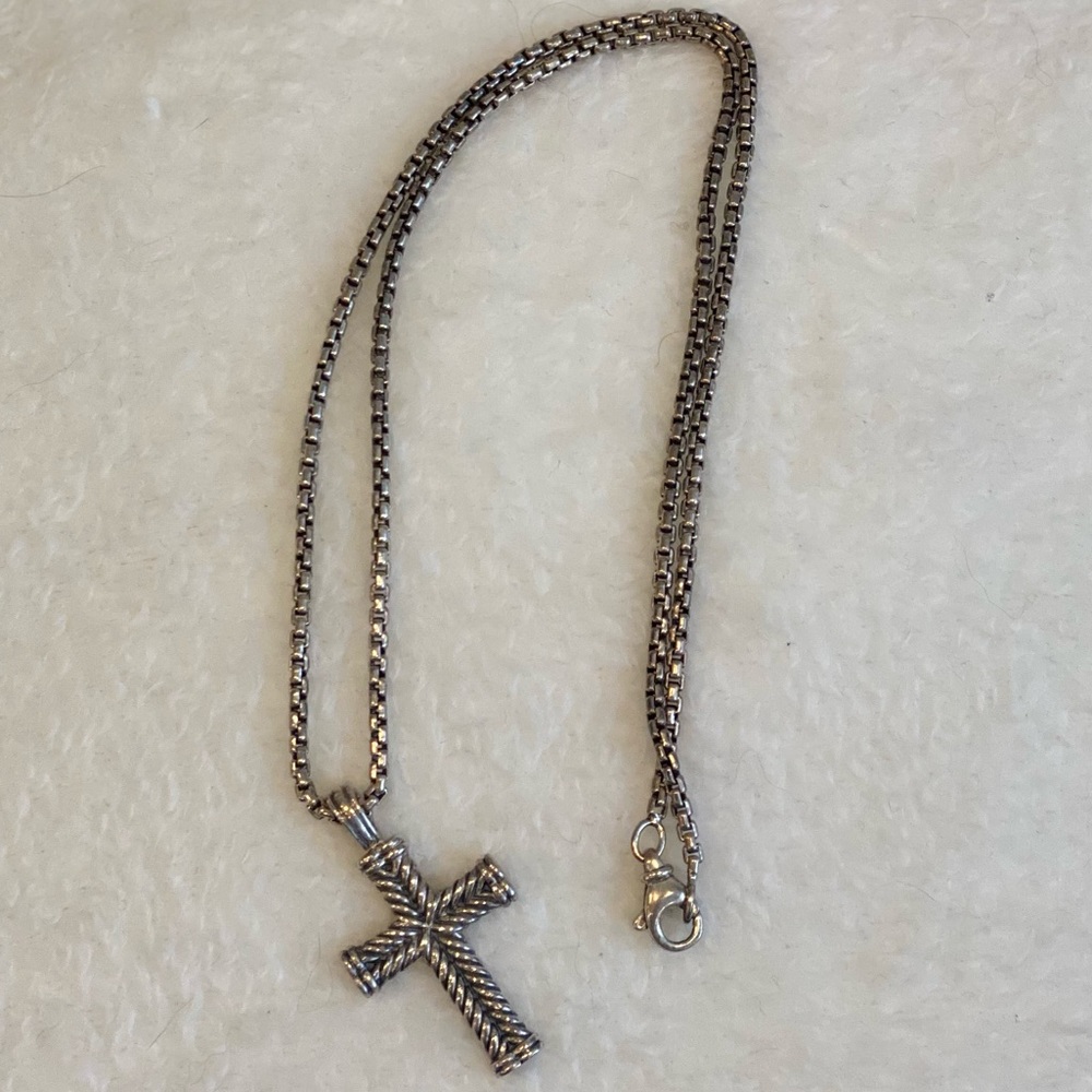 * DAVID YURMAN - Chevron Cross with Box Chain Necklace - Picture 13 of 13